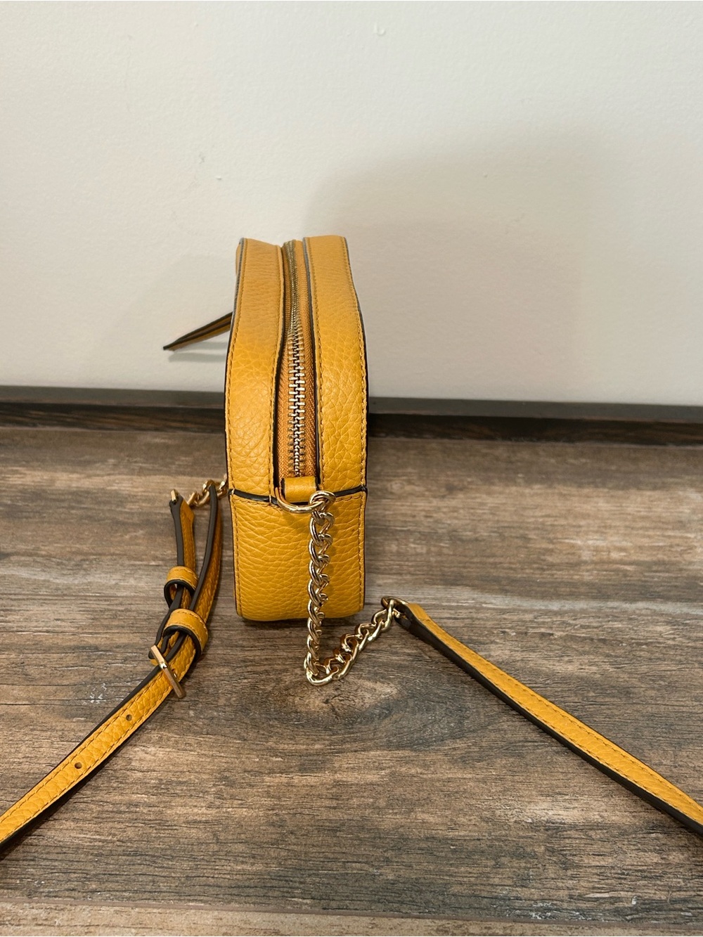Tory Burch Mini Yellow Crossbody Bag Purse made in India. Gold tone hardware - Picture 6 of 11